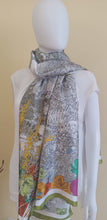 Charger l&#39;image dans la galerie, Écharpe en soie explosion d&#39;Amour
