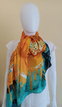Charger l&#39;image dans la galerie, Écharpe en soie sous les tropiques.
