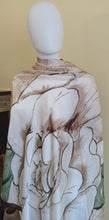 Charger l&#39;image dans la galerie, Écharpe en soie .
