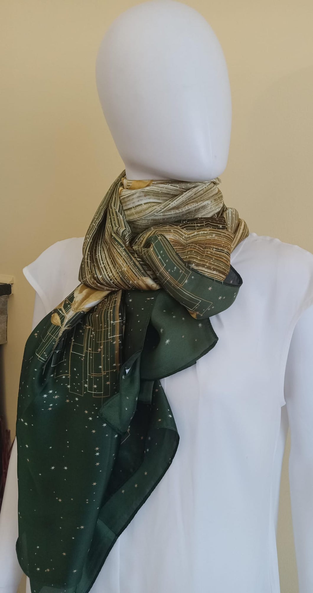 Écharpe en soie  tropicale.