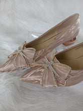 Charger l&#39;image dans la galerie, Chaussure plate Victoria .
